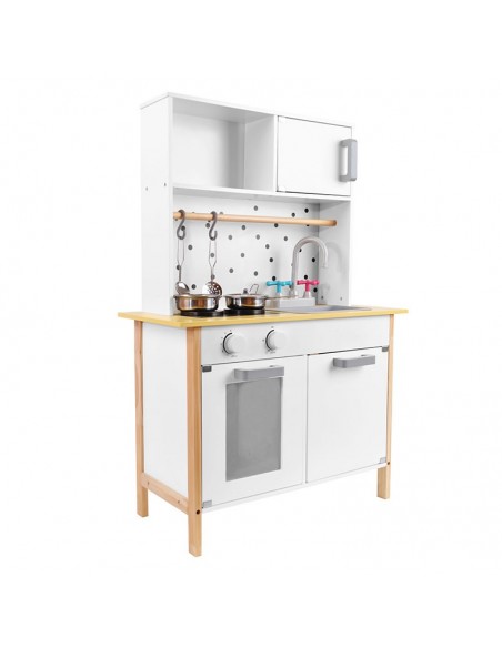 Bijela kuhinja bez zvuka