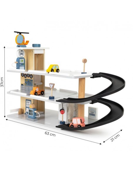 Velika drvena garaža