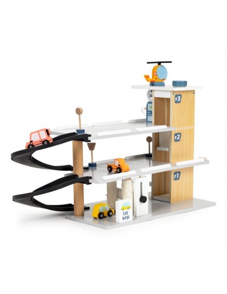 Velika drvena garaža