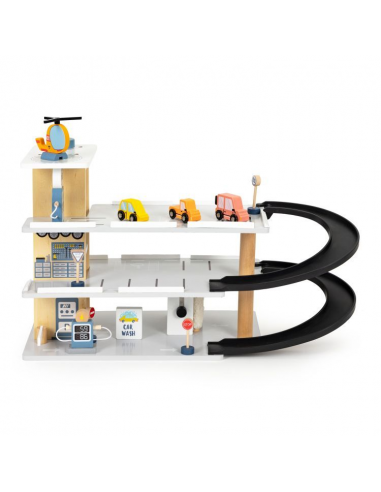 Velika drvena garaža