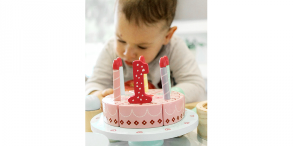 Što pokloniti za prvi rođendan?